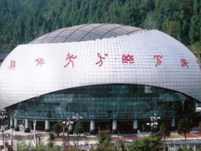 德兴体育中心球形网架加工安装